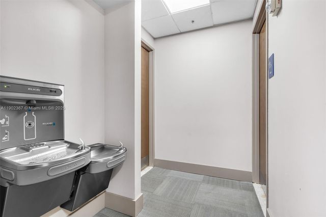 175 SW 7th St 1212, Miami, FL 33130