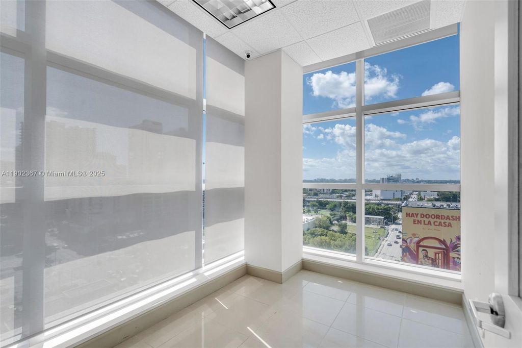 175 SW 7th St 1212, Miami, FL 33130