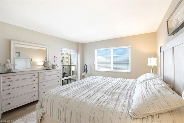 3443 Gulf Shore BLVD N # 309, Naples, FL 34103