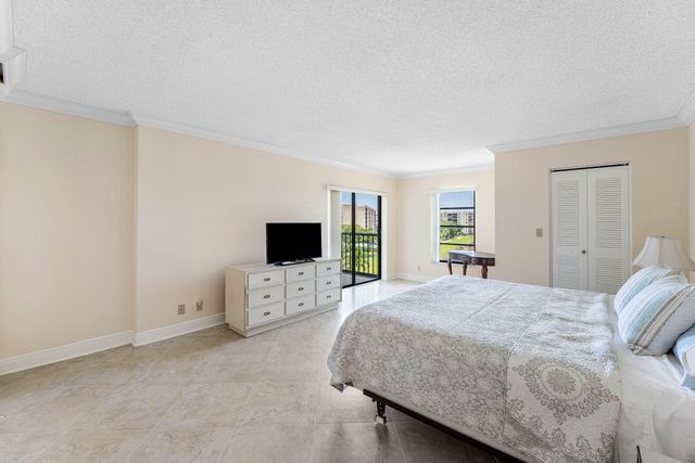 7076 Huntington Lane 502, Delray Beach, FL 33446