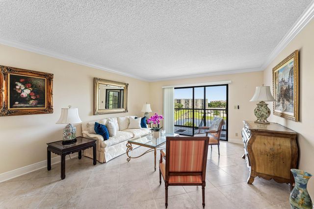 7076 Huntington Lane 502, Delray Beach, FL 33446