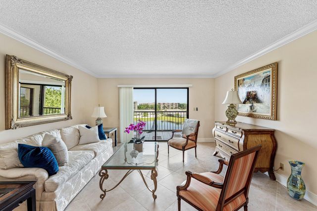 7076 Huntington Lane 502, Delray Beach, FL 33446