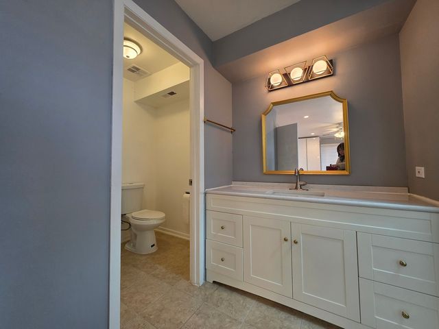 6790 180th Street 2, Tinley Park, IL 60477