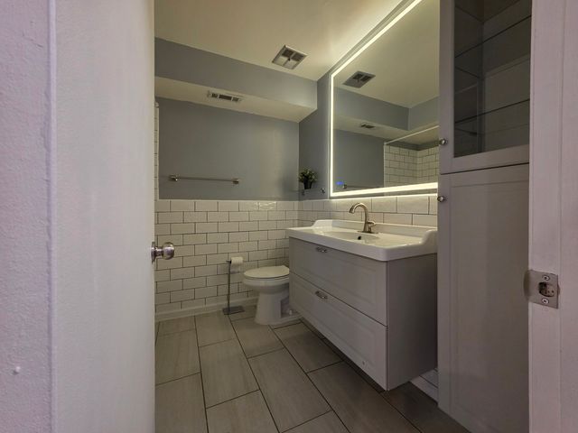 6790 180th Street 2, Tinley Park, IL 60477