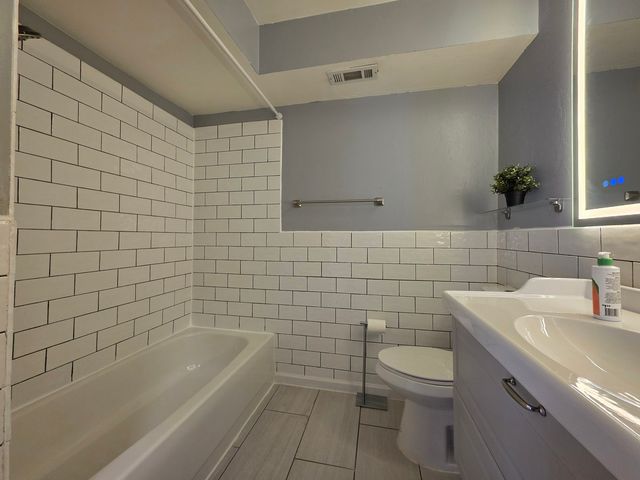 6790 180th Street 2, Tinley Park, IL 60477