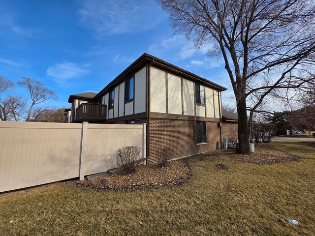 6790 180th Street 2, Tinley Park, IL 60477