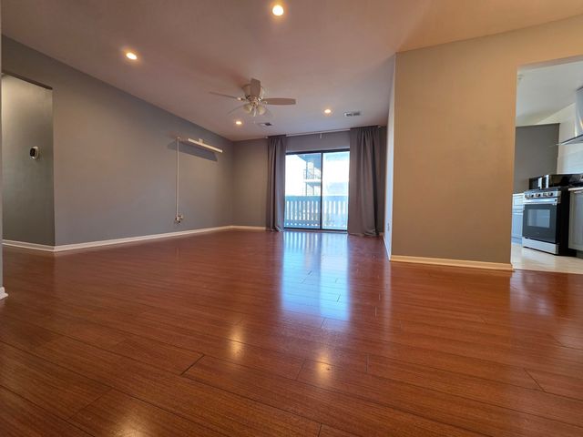 6790 180th Street 2, Tinley Park, IL 60477