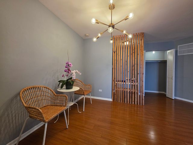 6790 180th Street 2, Tinley Park, IL 60477