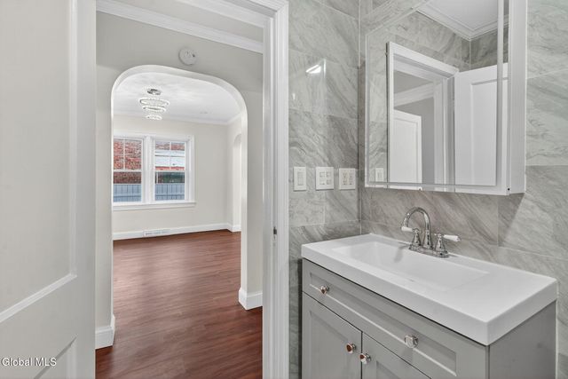 2803 Wellington Avenue, Rotterdam, NY 12306