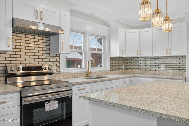 2803 Wellington Avenue, Rotterdam, NY 12306