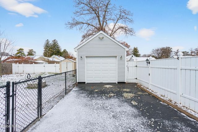 2803 Wellington Avenue, Rotterdam, NY 12306