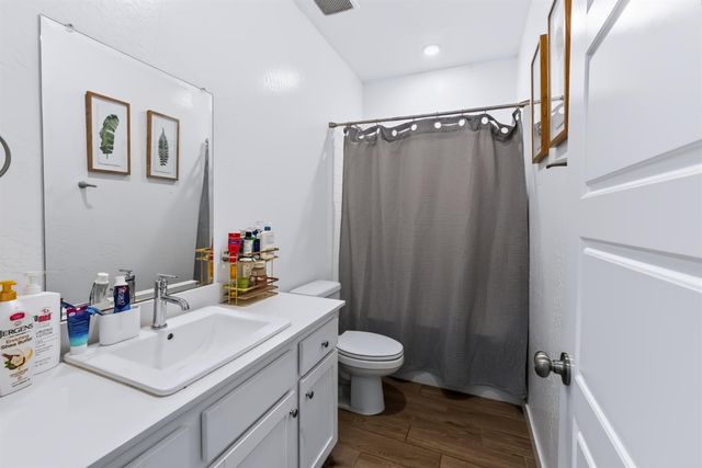 2642 Highland Avenue, Clovis, CA 93619