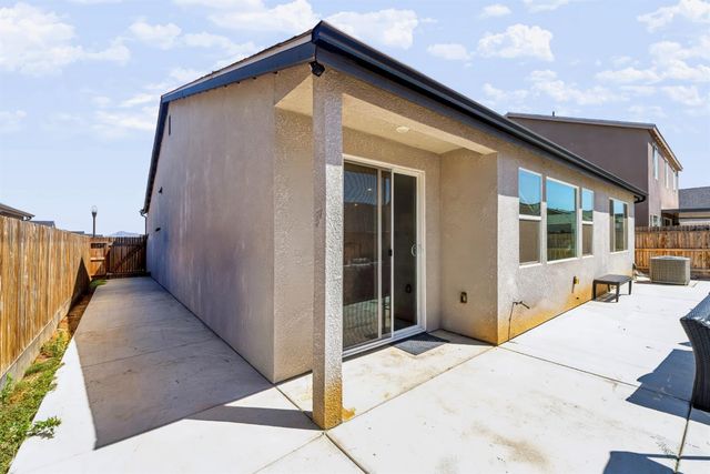 2642 Highland Avenue, Clovis, CA 93619