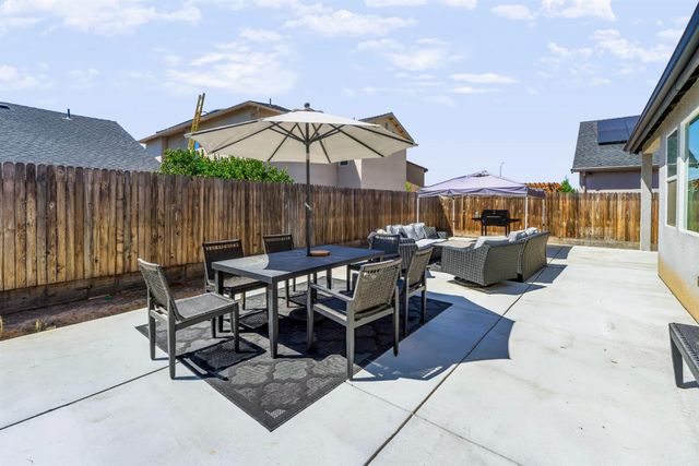 2642 Highland Avenue, Clovis, CA 93619