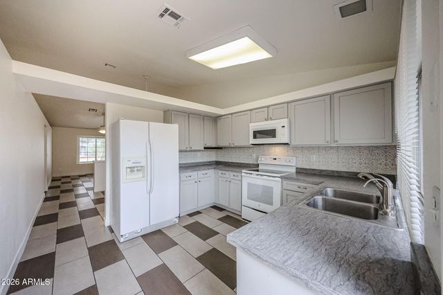10100 N 89th Avenue 1, Peoria, AZ 85345