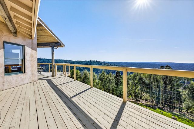 19165 Leopard Ct, Grass Valley, CA 95949