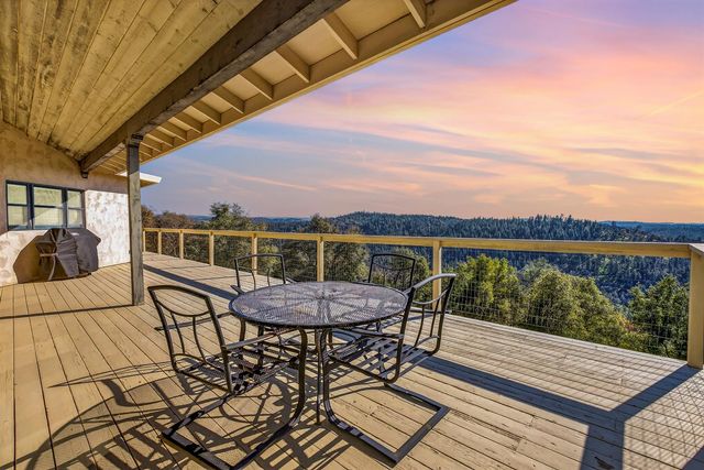 19165 Leopard Ct, Grass Valley, CA 95949