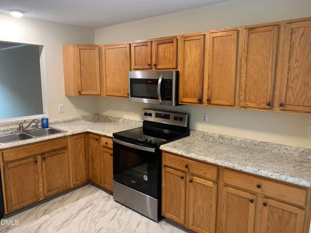 204 Climbing Ivy Court, Cary, NC 27511