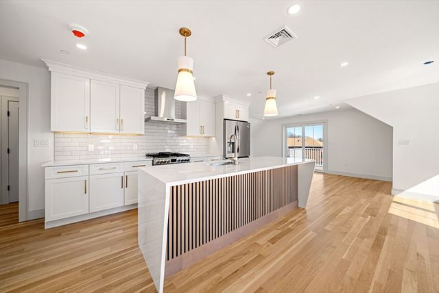 6-8 South 3, Stoneham, MA 02180