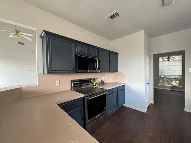 1915 Laurel Bay Drive, Houston, TX 77014