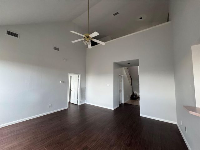 1915 Laurel Bay Drive, Houston, TX 77014