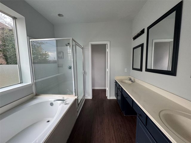 1915 Laurel Bay Drive, Houston, TX 77014