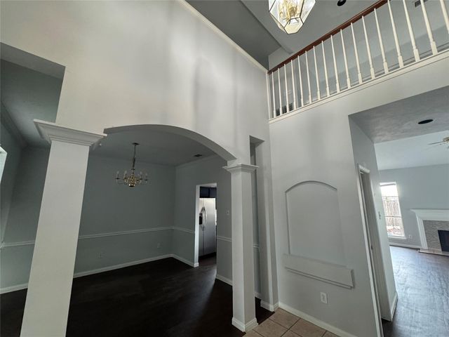 1915 Laurel Bay Drive, Houston, TX 77014