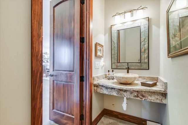 101 Still Meadow DR, Kingsland, TX 78639