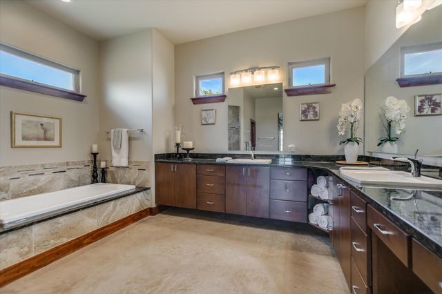 101 Still Meadow DR, Kingsland, TX 78639