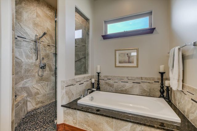 101 Still Meadow DR, Kingsland, TX 78639