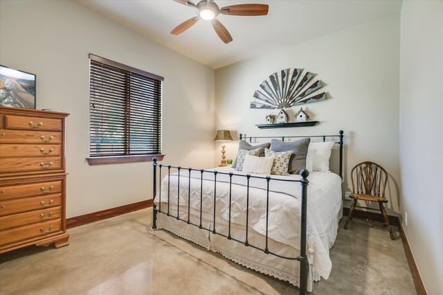 101 Still Meadow DR, Kingsland, TX 78639