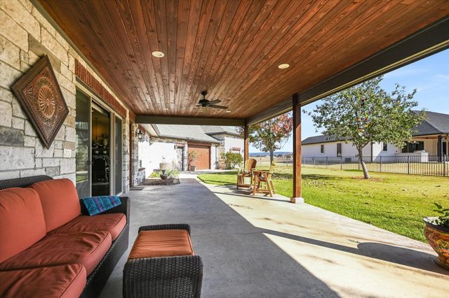 101 Still Meadow DR, Kingsland, TX 78639