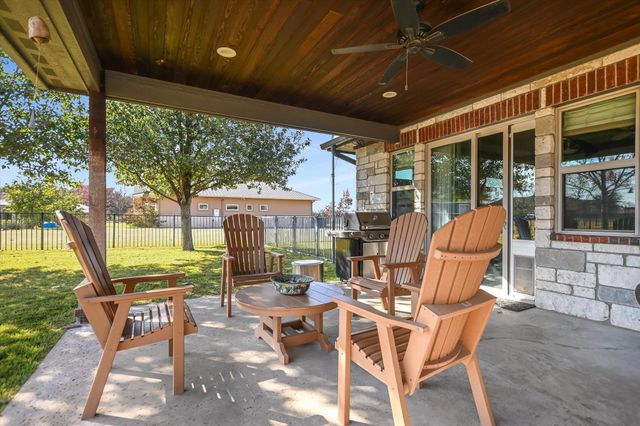 101 Still Meadow DR, Kingsland, TX 78639