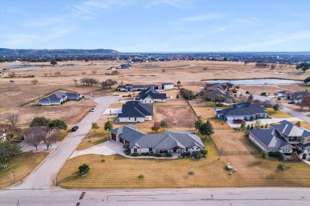 101 Still Meadow DR, Kingsland, TX 78639