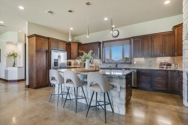 101 Still Meadow DR, Kingsland, TX 78639