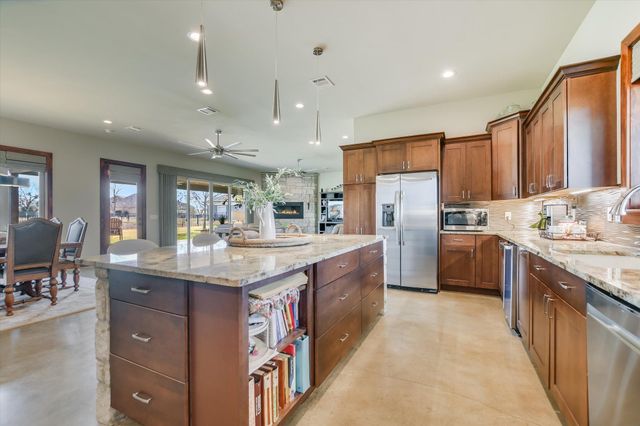 101 Still Meadow DR, Kingsland, TX 78639