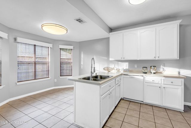 8500 Clamshell Avenue, Ocean Springs, MS 39564