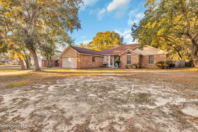 8500 Clamshell Avenue, Ocean Springs, MS 39564