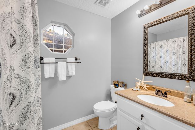 8500 Clamshell Avenue, Ocean Springs, MS 39564