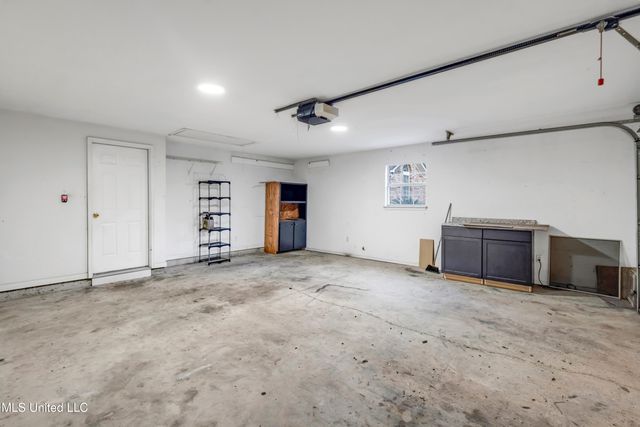 8500 Clamshell Avenue, Ocean Springs, MS 39564