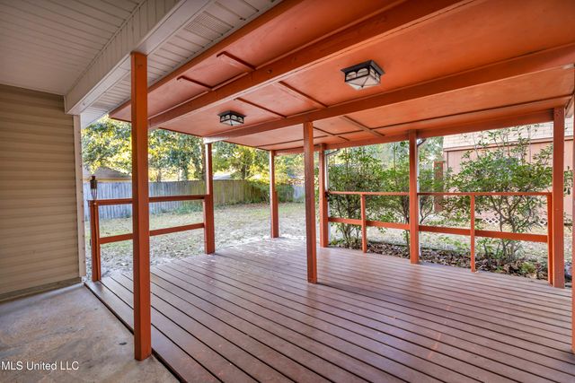 8500 Clamshell Avenue, Ocean Springs, MS 39564