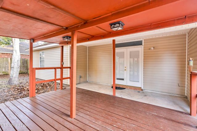 8500 Clamshell Avenue, Ocean Springs, MS 39564