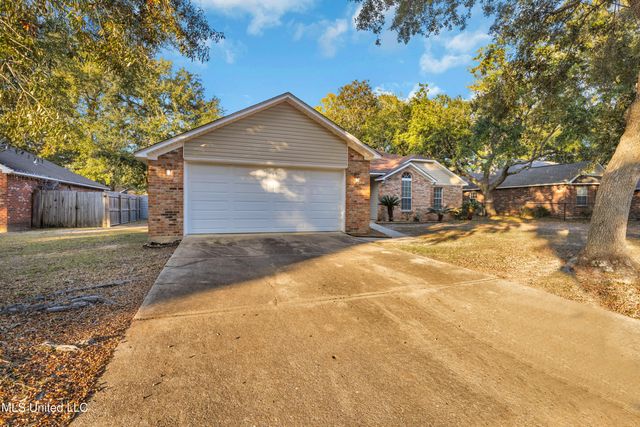 8500 Clamshell Avenue, Ocean Springs, MS 39564