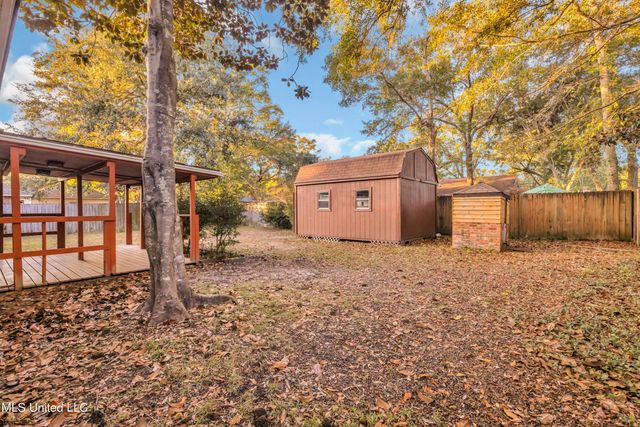 8500 Clamshell Avenue, Ocean Springs, MS 39564