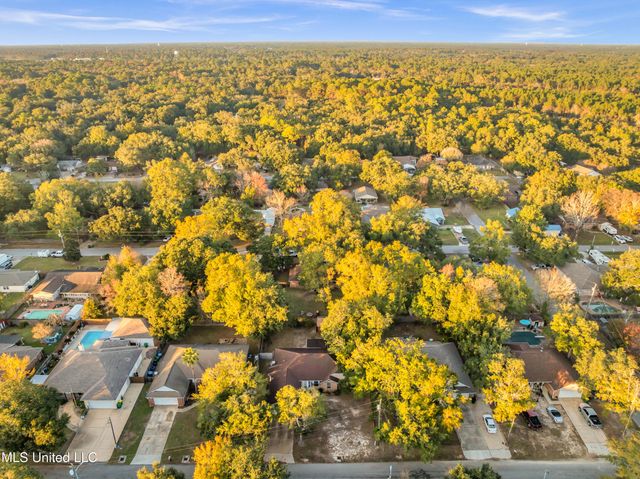 8500 Clamshell Avenue, Ocean Springs, MS 39564