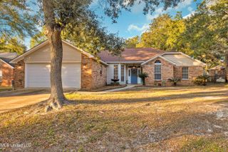 8500 Clamshell Avenue, Ocean Springs, MS 39564