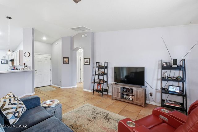 1235 S Star Shadow Drive, Tucson, AZ 85713