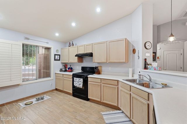 1235 S Star Shadow Drive, Tucson, AZ 85713