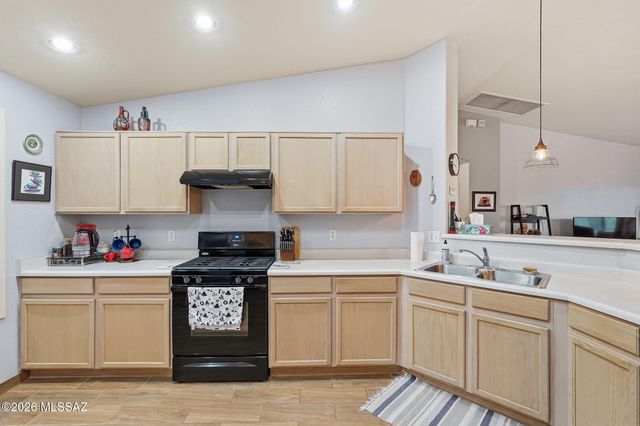 1235 S Star Shadow Drive, Tucson, AZ 85713