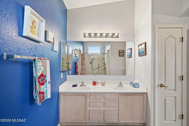 1235 S Star Shadow Drive, Tucson, AZ 85713